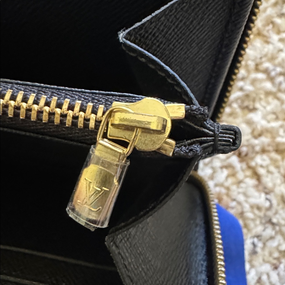 Louis Vuitton Reverse Monogram Zippy Wallet - Picture 11 of 12